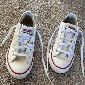 Girls converse Size 3
